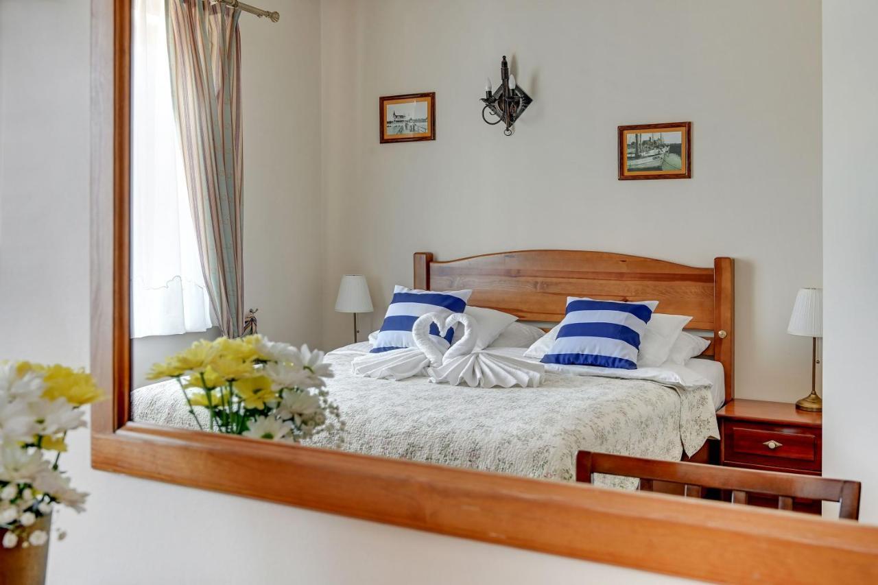 Villa & Restaurant Admiral Nelson Hel Kültér fotó
