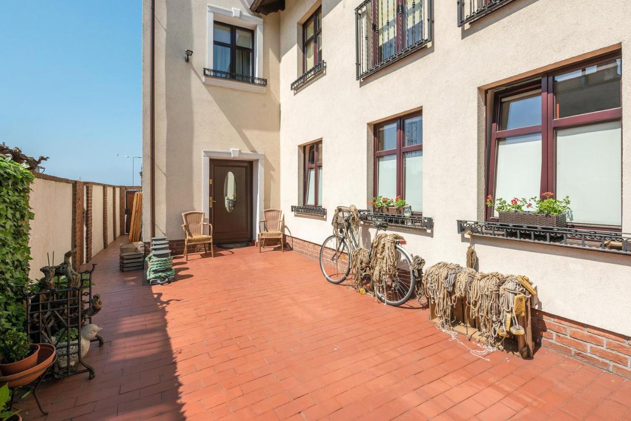 Villa & Restaurant Admiral Nelson Hel Kültér fotó