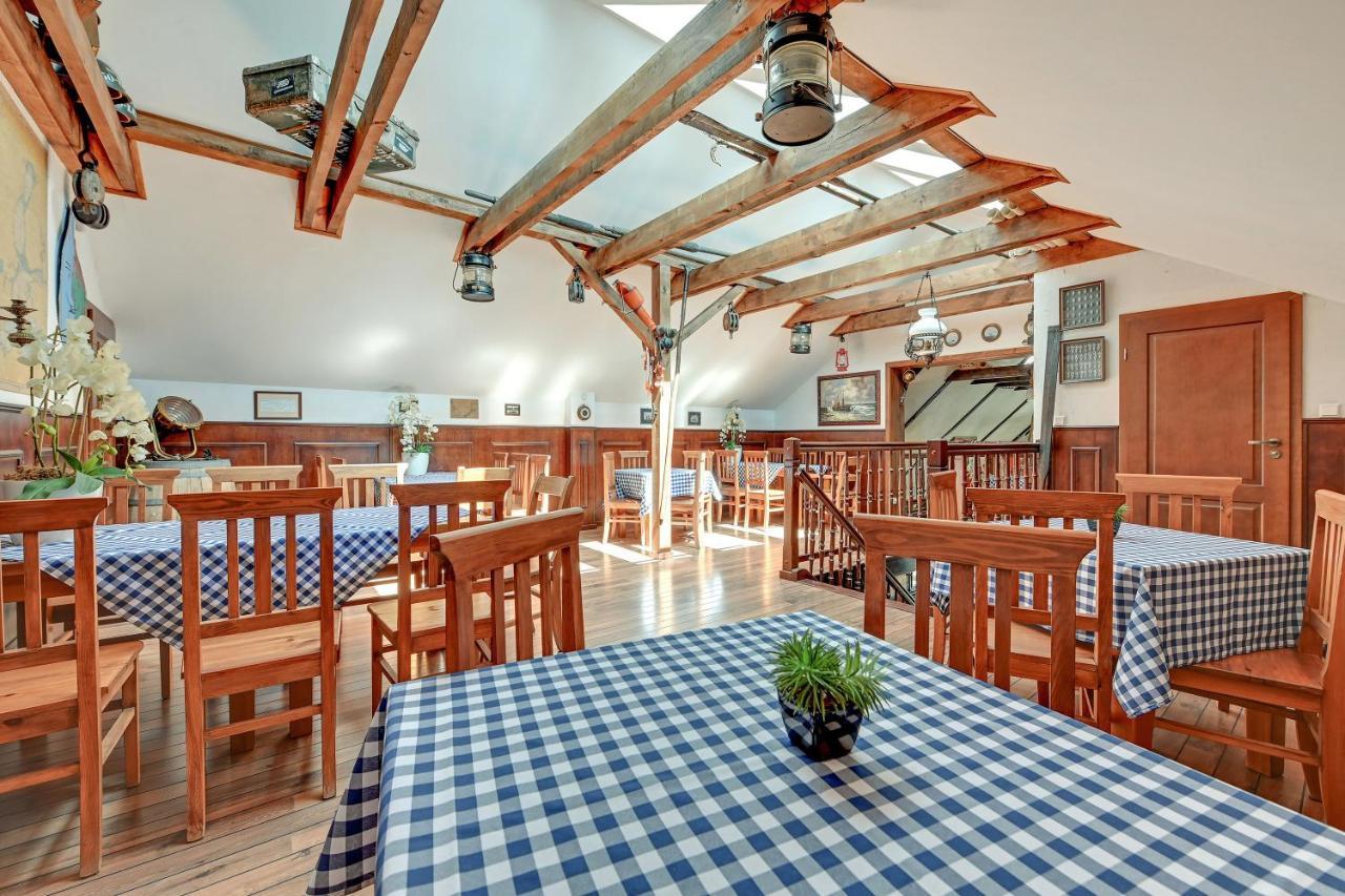 Villa & Restaurant Admiral Nelson Hel Kültér fotó