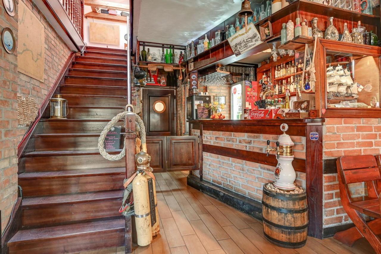 Villa & Restaurant Admiral Nelson Hel Kültér fotó