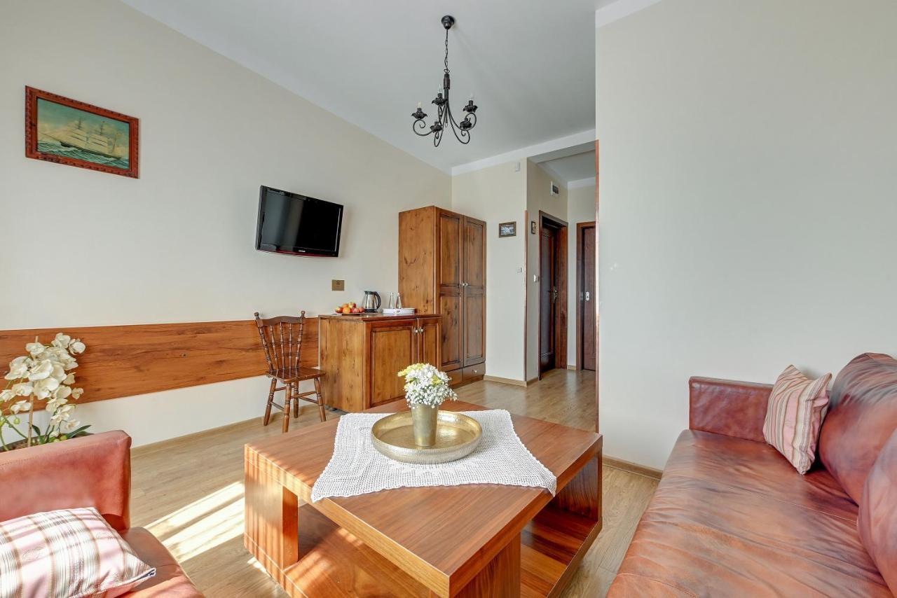 Villa & Restaurant Admiral Nelson Hel Kültér fotó