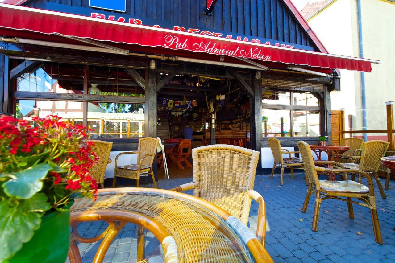 Villa & Restaurant Admiral Nelson Hel Kültér fotó