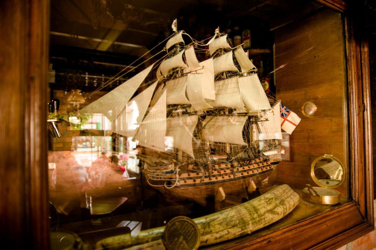 Villa & Restaurant Admiral Nelson Hel Kültér fotó