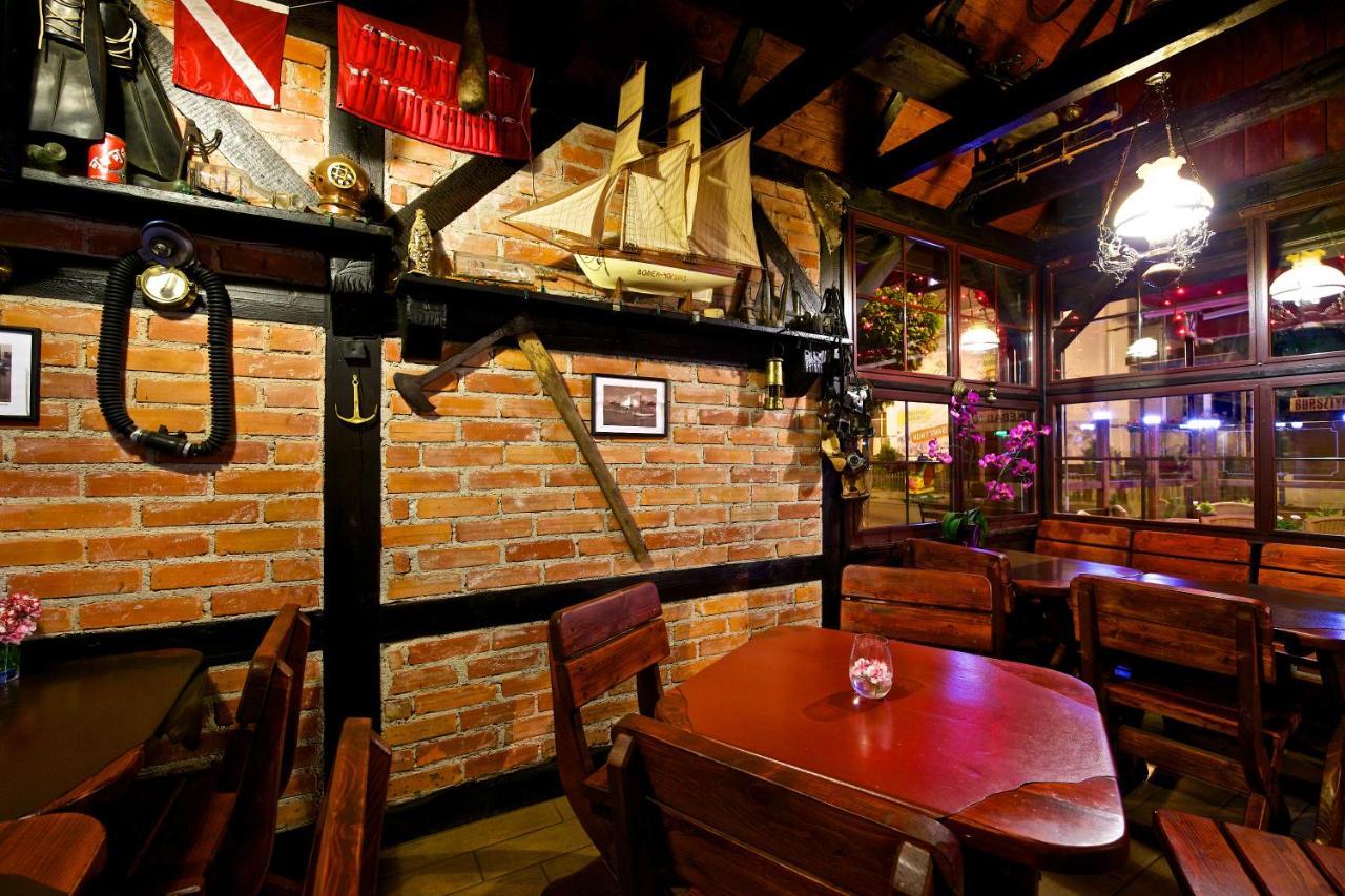Villa & Restaurant Admiral Nelson Hel Kültér fotó
