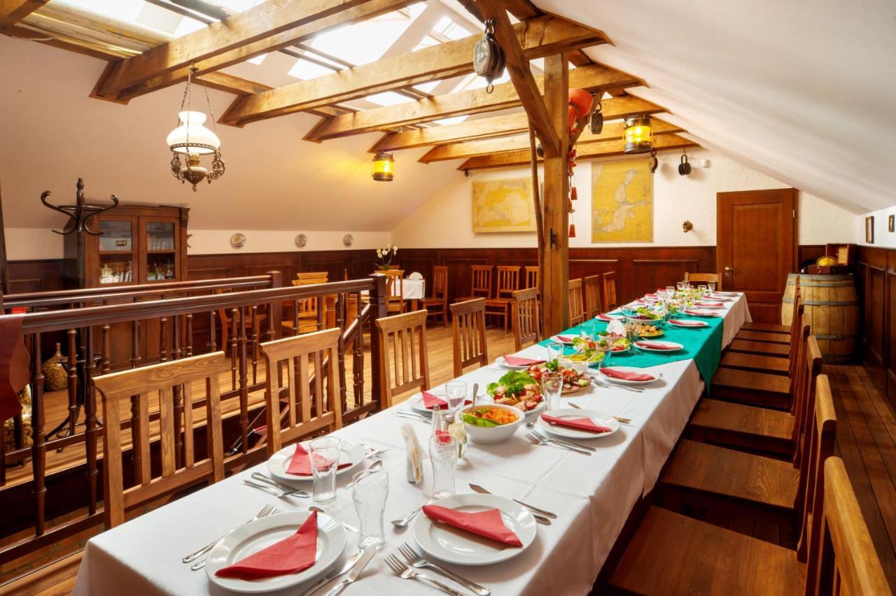Villa & Restaurant Admiral Nelson Hel Kültér fotó